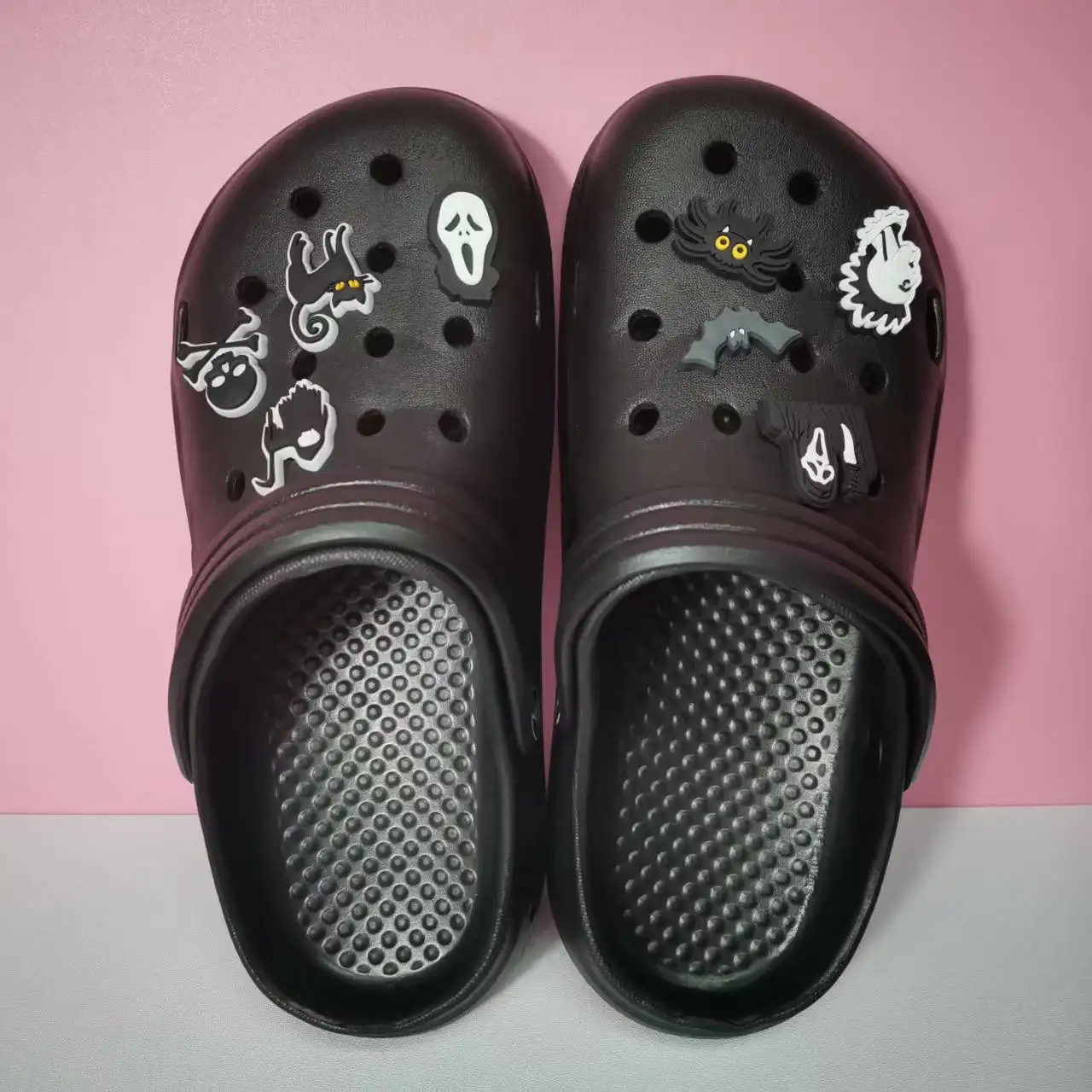 Woman Slippers With Halloween  - Jewelry Making For Adults recension och pris